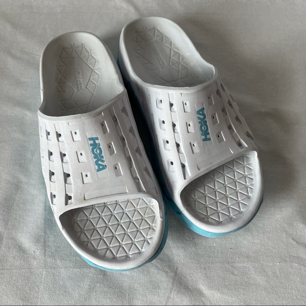 Hoka One One recovery sandals size m8/w10 like new